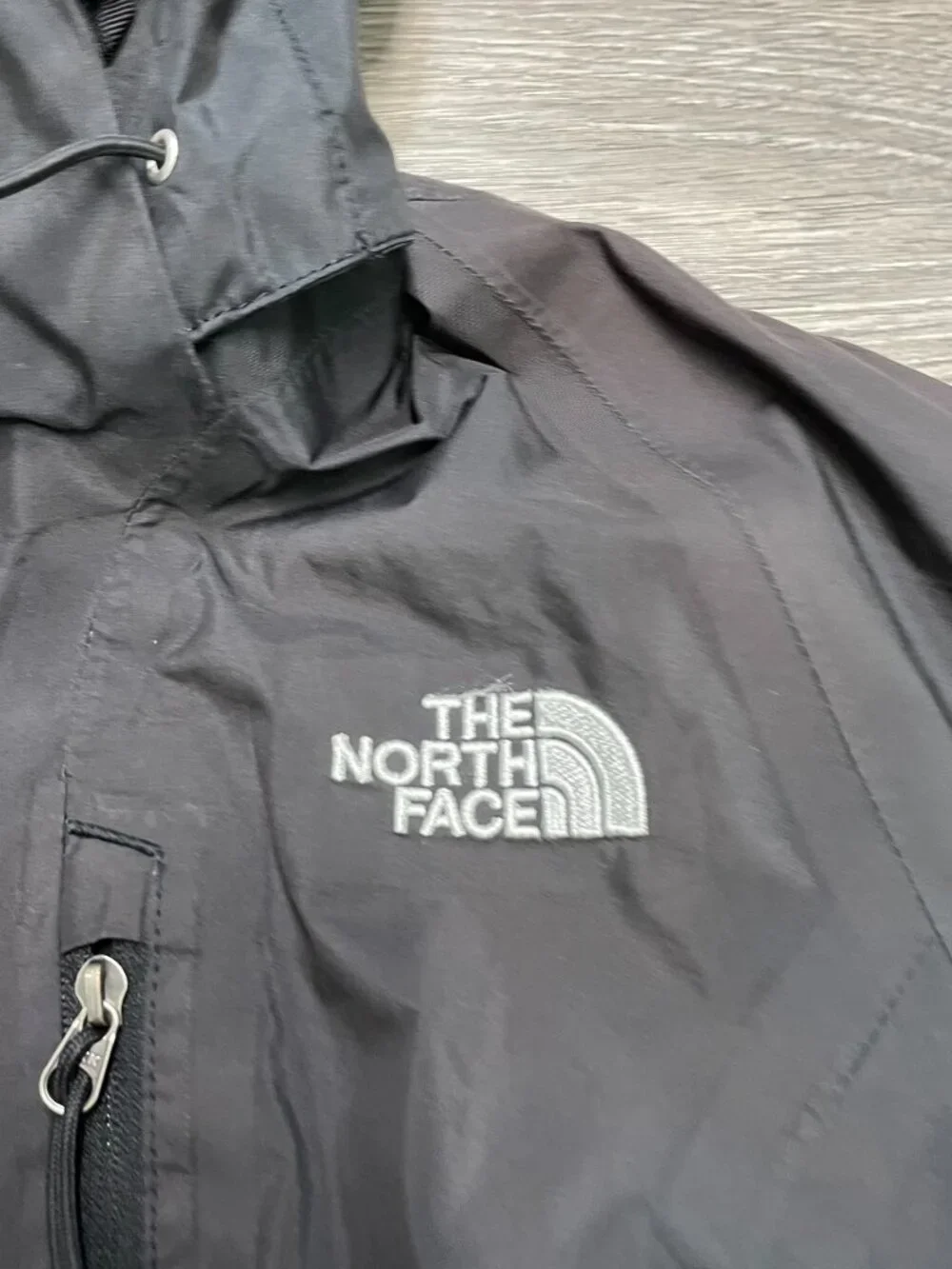 The North Face Womens Black Gore-Tex Rain Jacket Hooded Waterproof Shell Size S - Picture 4 of 16